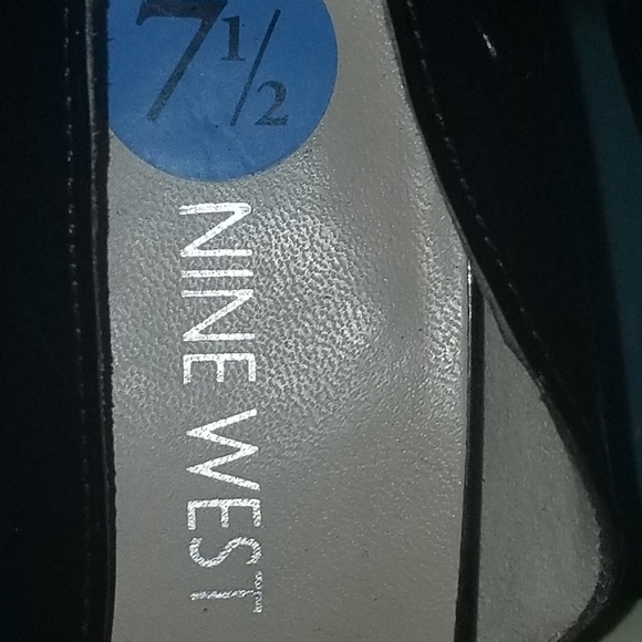 Nine West black open toe pumps - Picture 2 of 3